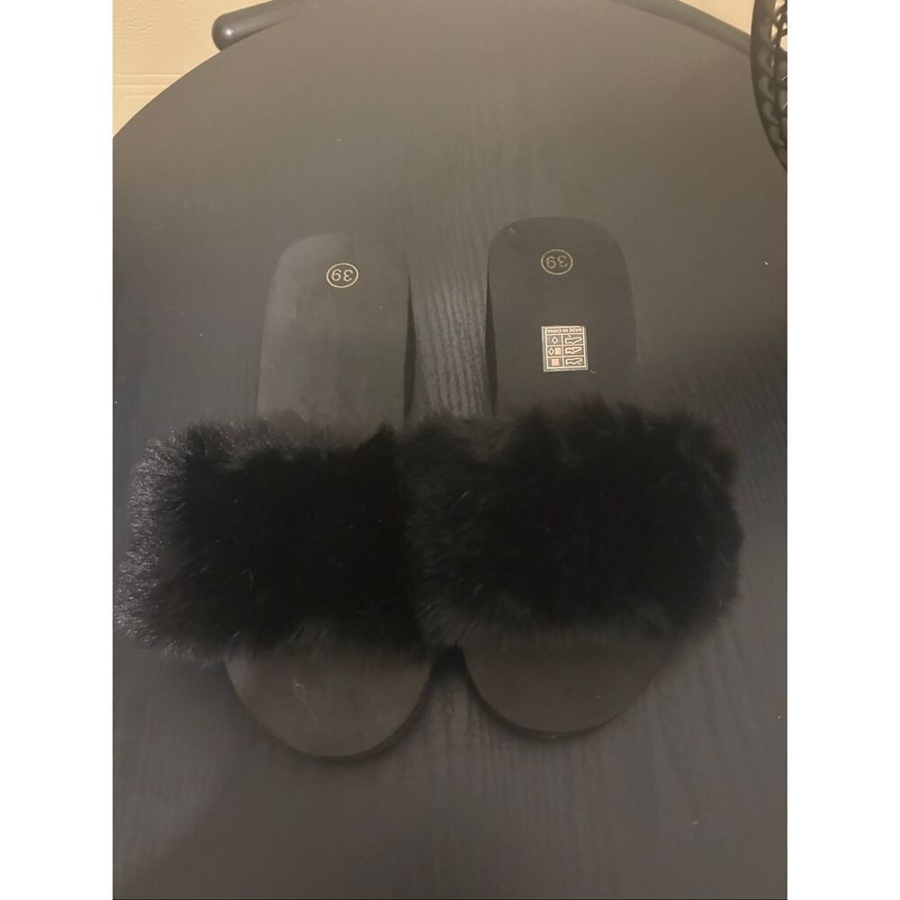 Faux Fur Slippers Size 39 (8.5)